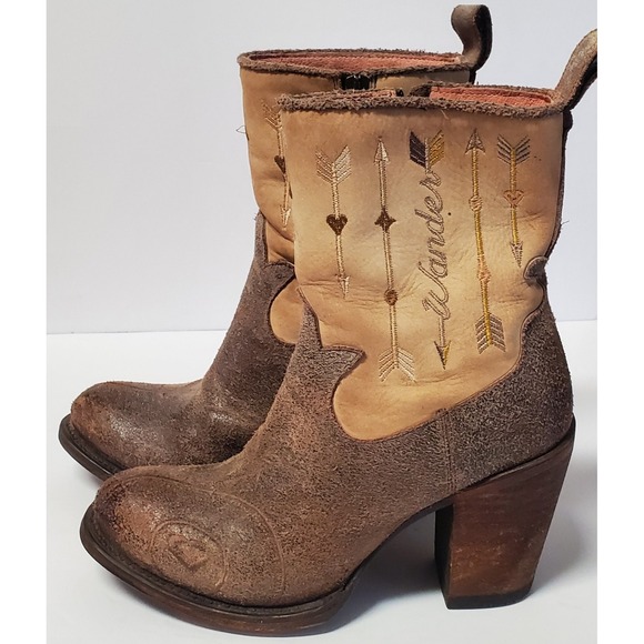 Junk Gypsy by Lane Wander Booties 6.5 Mexico Tan Leather/Suede Embroidered Arrow - Picture 2 of 16